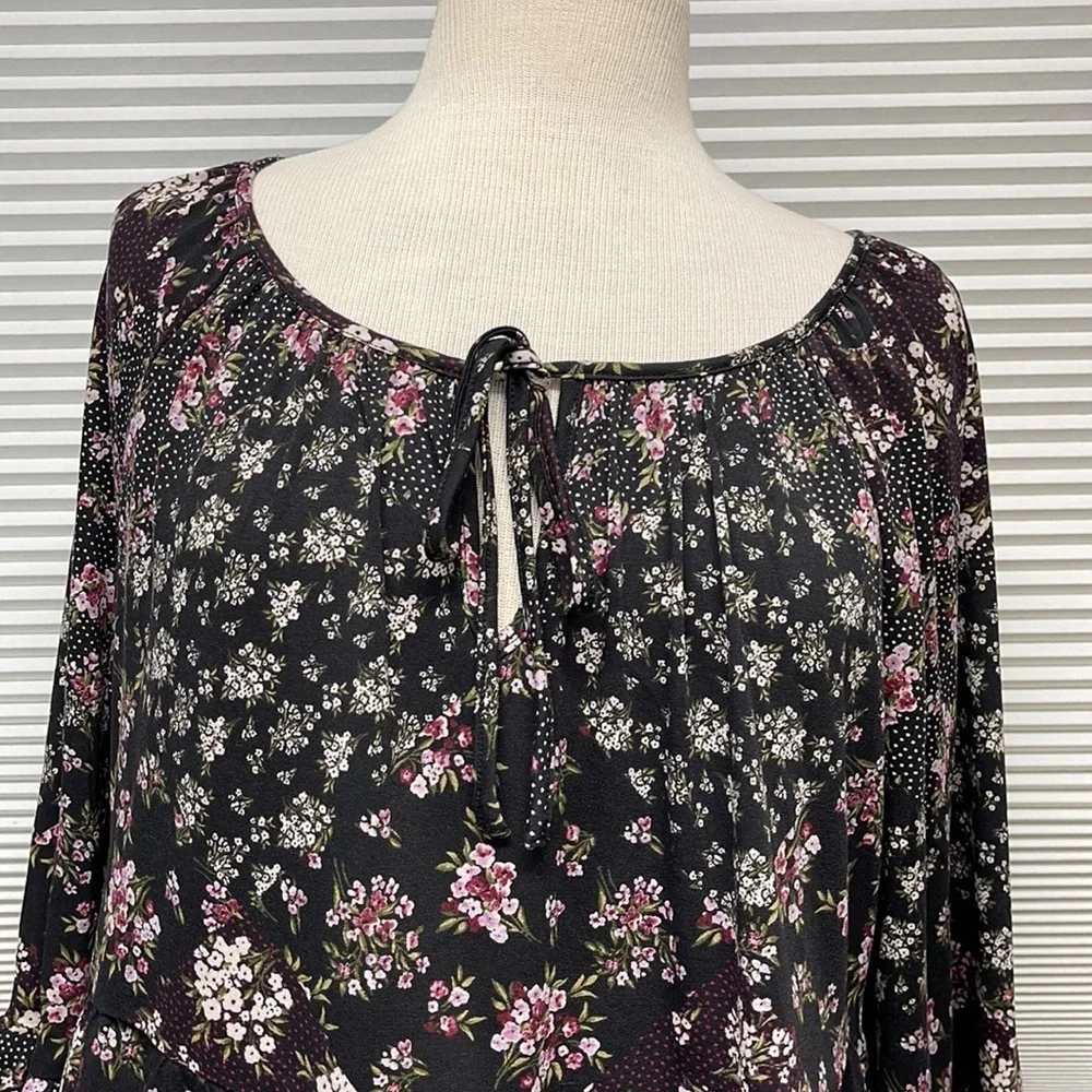 Floral & Ivy NWT Black and Pink Floral Babydoll Top Size Medium - Picture 2 of 12